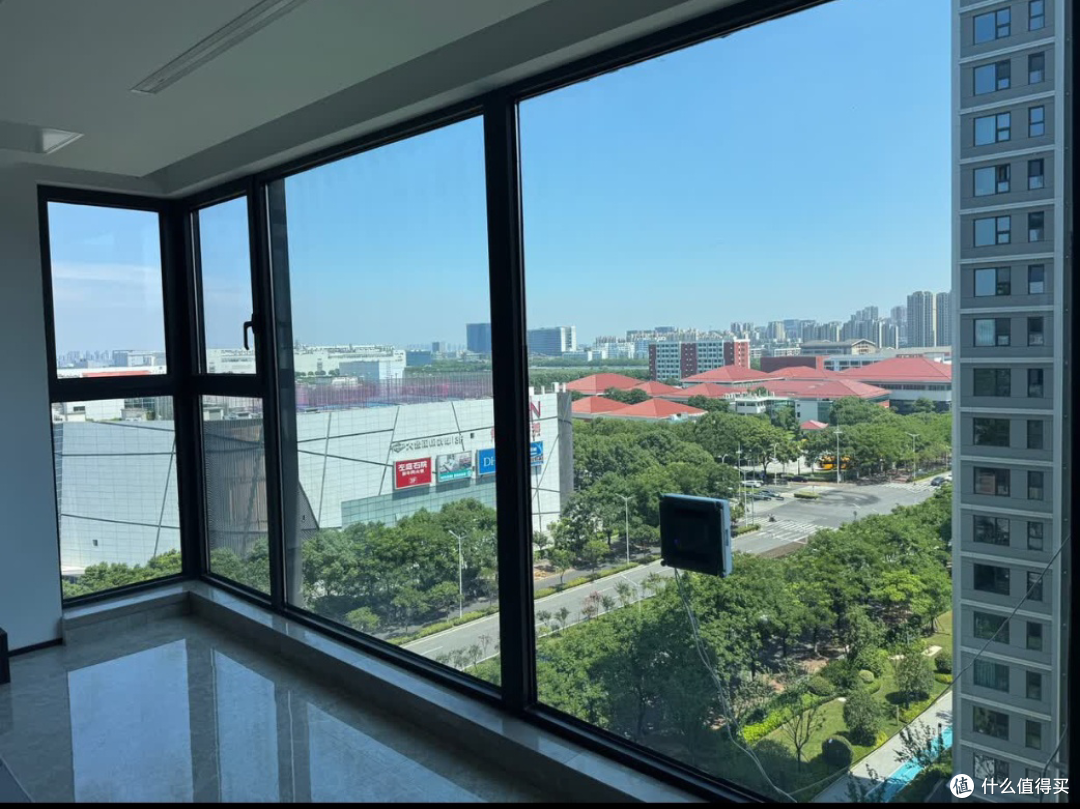窗明心亮:科沃斯窗宝与我们家的温暖成长