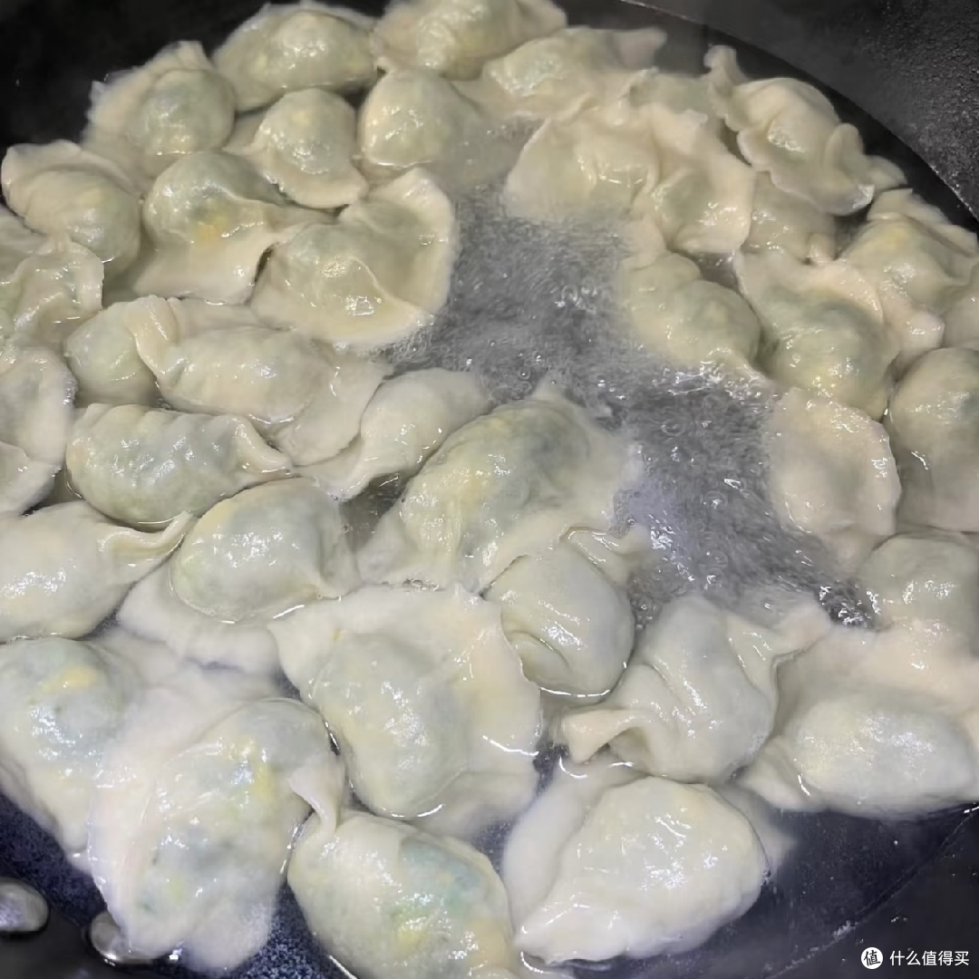 饺子:团圆与快乐的象征