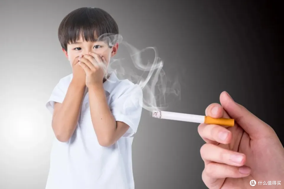 三手烟比二手烟更毒！爸爸抱娃前没做这件事，等于让孩子吸毒