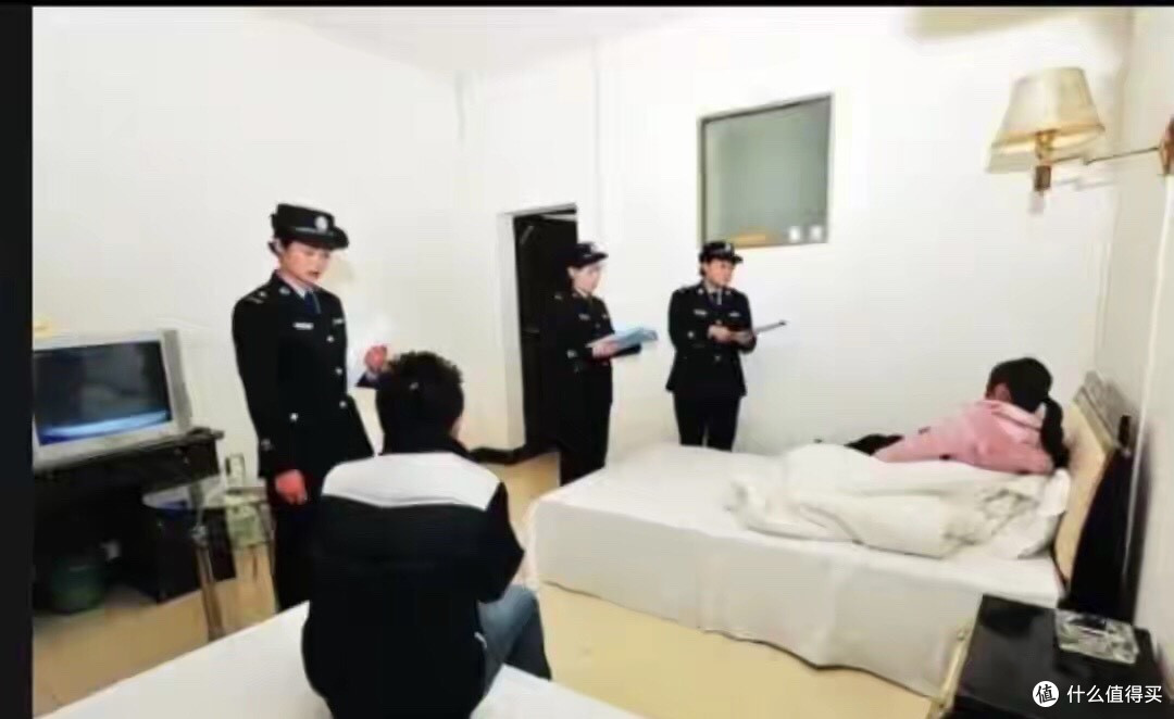 非夫妻开房违法吗?民警直言:记住这1点,查房也能睡安稳!