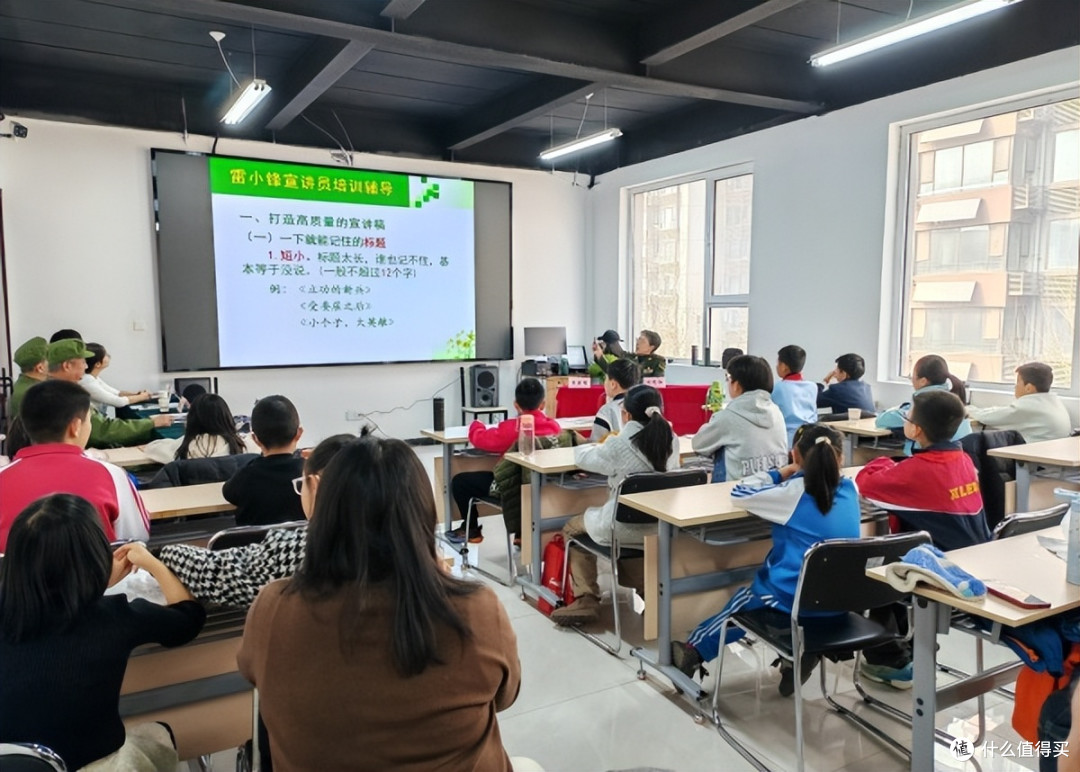 太原:启动“雷小锋”宣讲团公益课堂 雷锋精神浸润童心传承新风