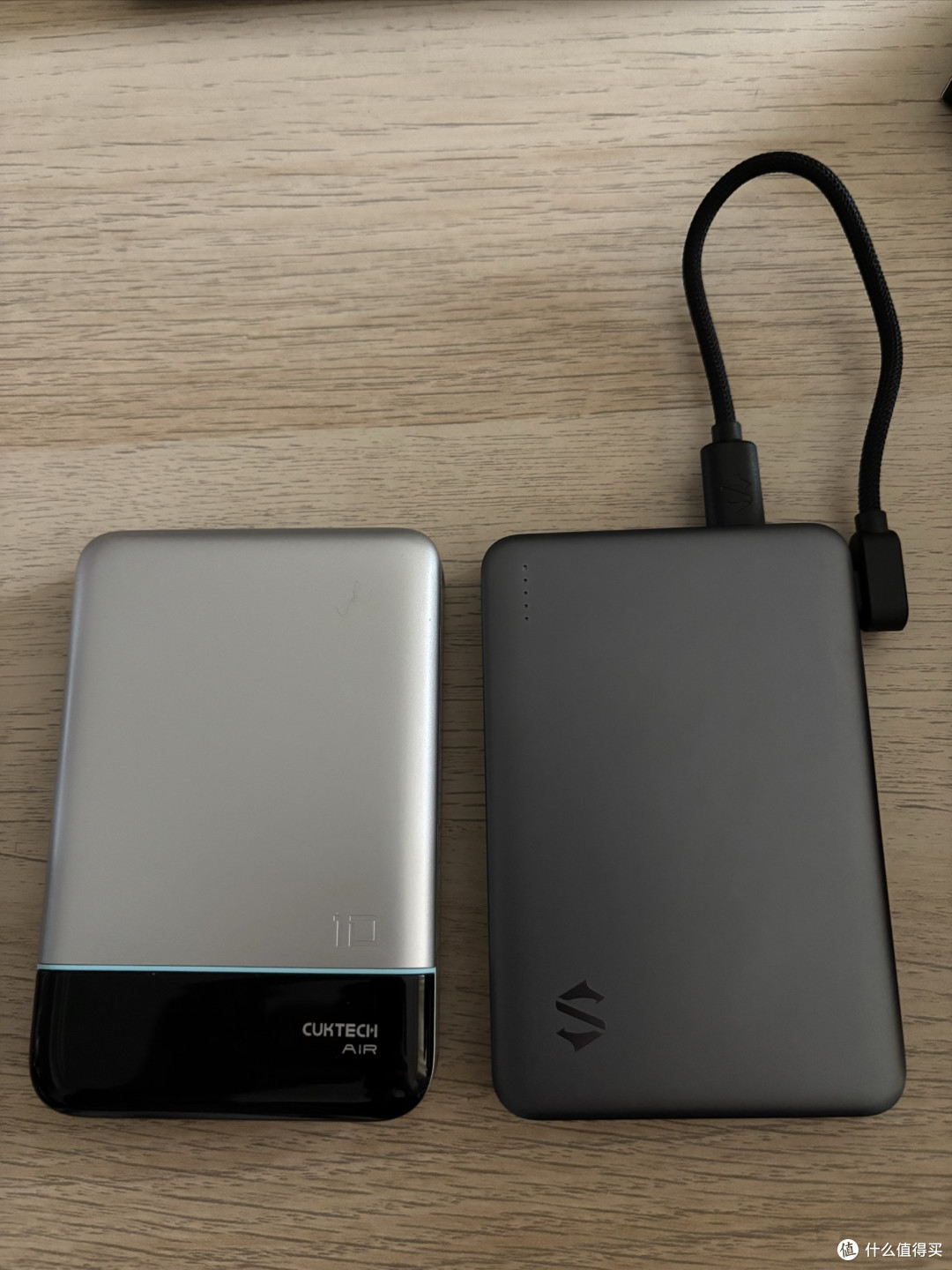 黑鲨3磁吸充电宝1W毫安轻薄设计