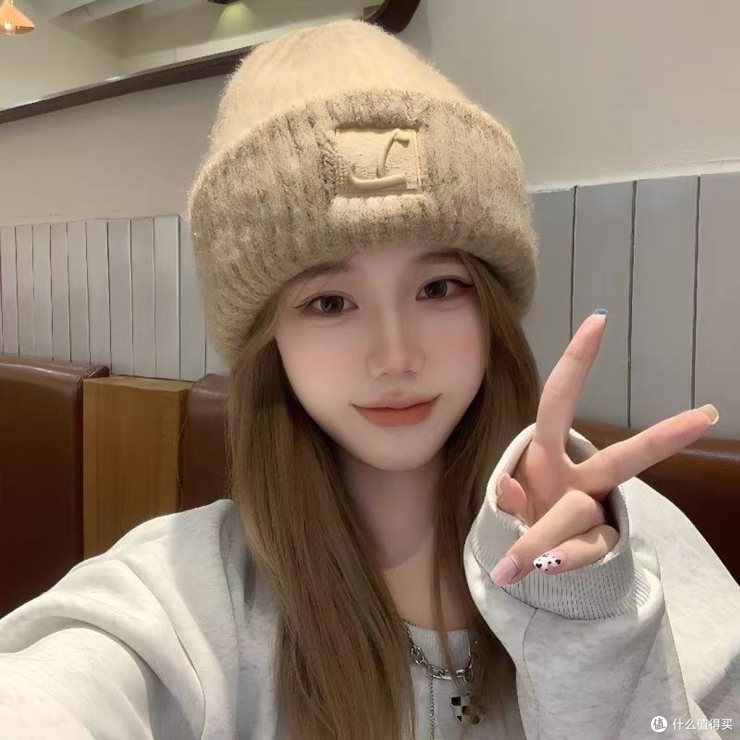 秋冬显脸小神器!这款毛绒针织帽暖到心坎里