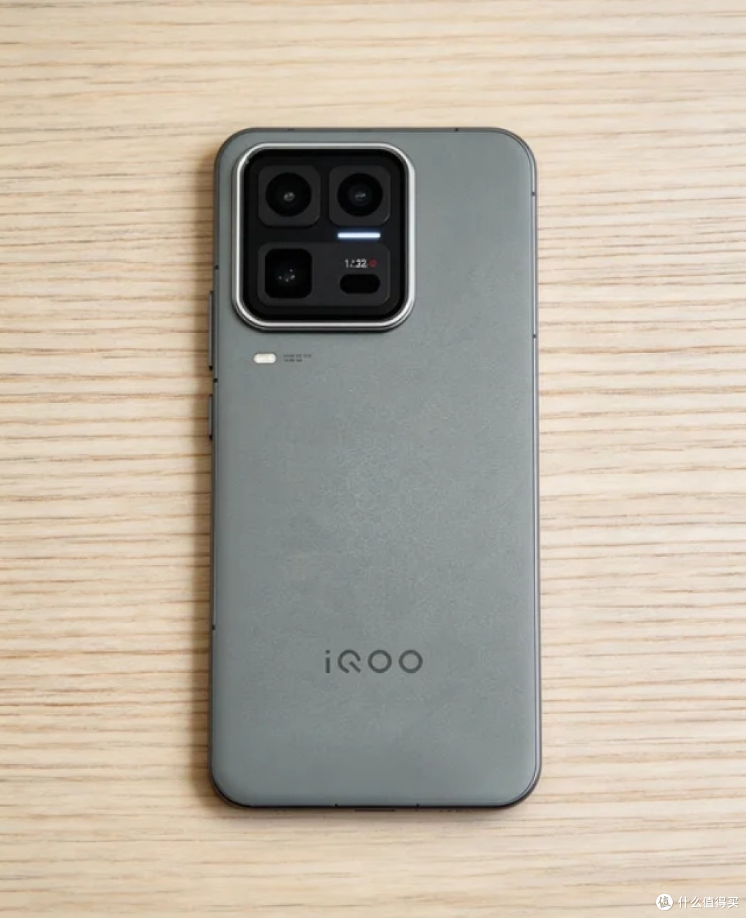 4999元买iQOO 15 Ultra值不值？用了一个月，这些真相你得知道！