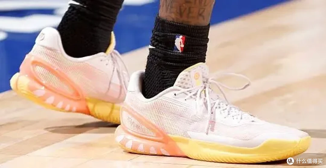 【NBA每日上脚】亚历山大的骚粉,谁看不迷糊?