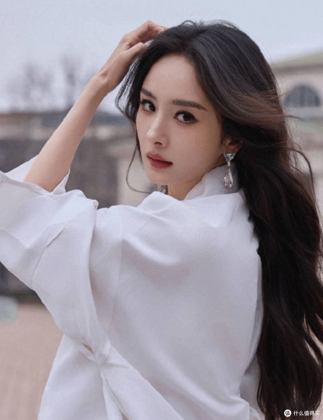 杨幂18宫格新照封神,短靴裹腿美到窒息,37岁身材碾压少女!