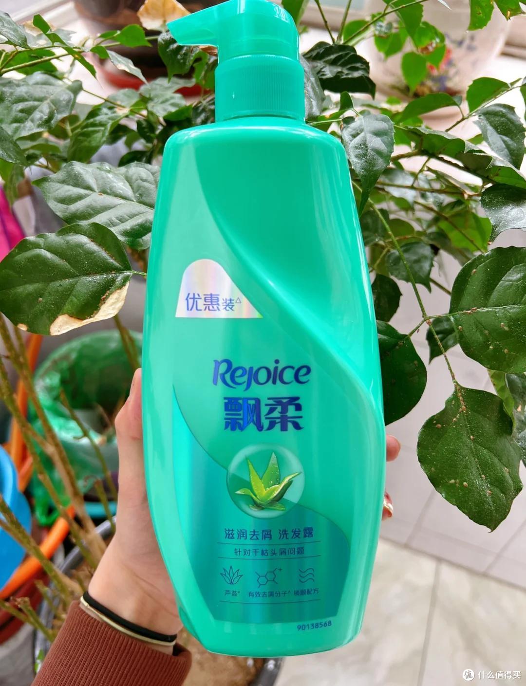 去屑洗发水哪个牌子好?真实测评对比,温和去屑好用不踩雷
