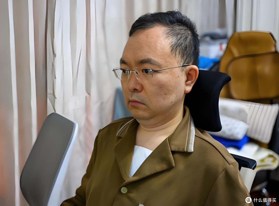 蔡磊进入渐冻症终末期,浑身“冻住”仍拼命,用最后几年救百万人