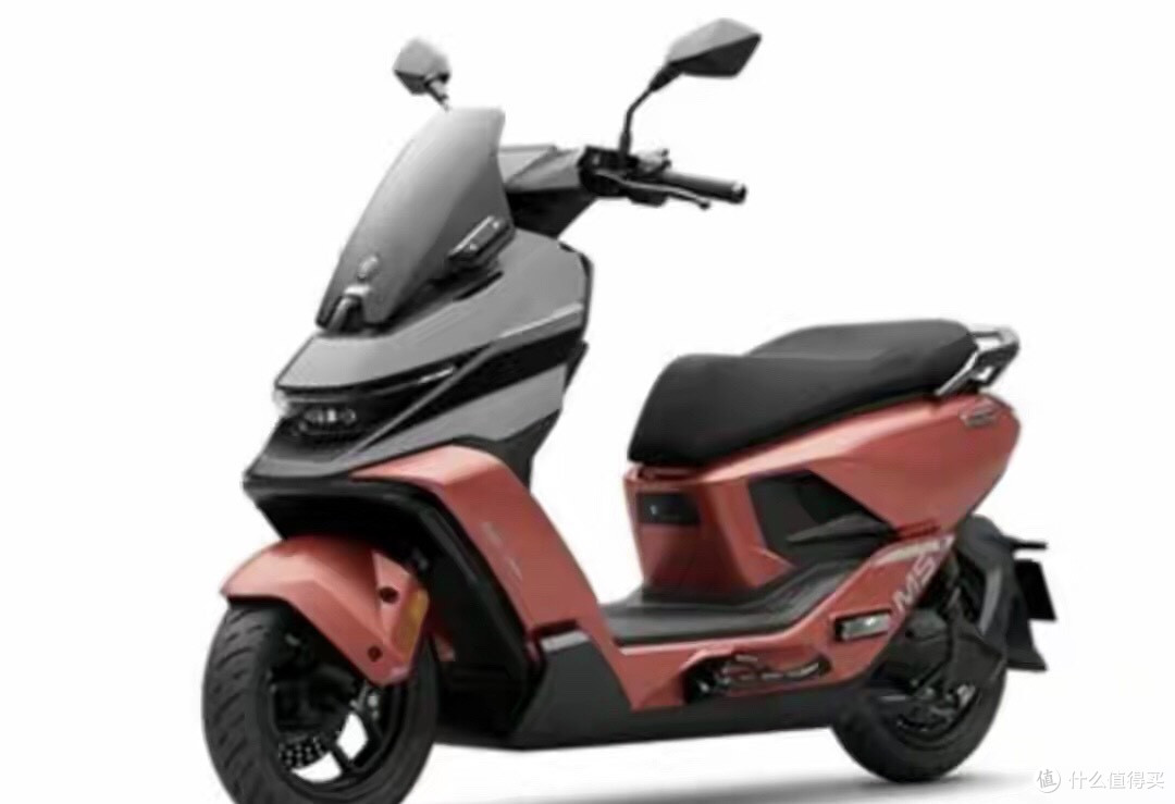 电摩新品资讯:九号M5 125双电版搭载宁德时代电芯亮相!