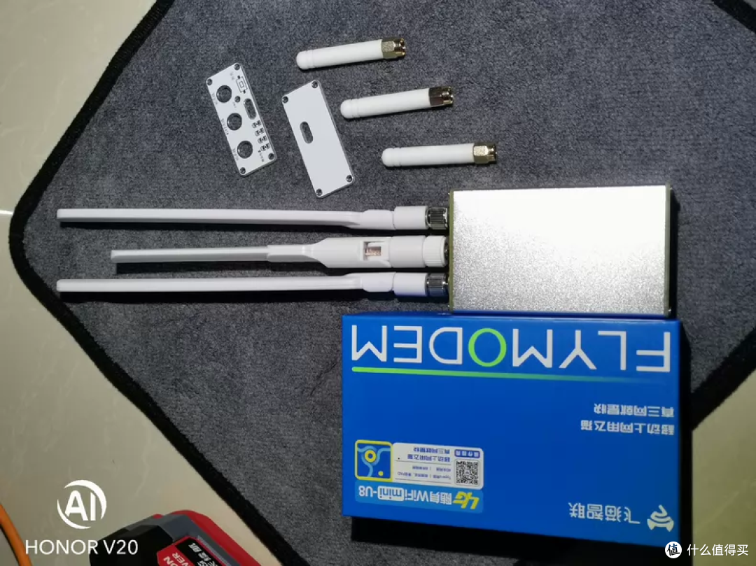 4万人吃瓜现场!某鱼手搓随身WiFi加3天线,信号稳得一批