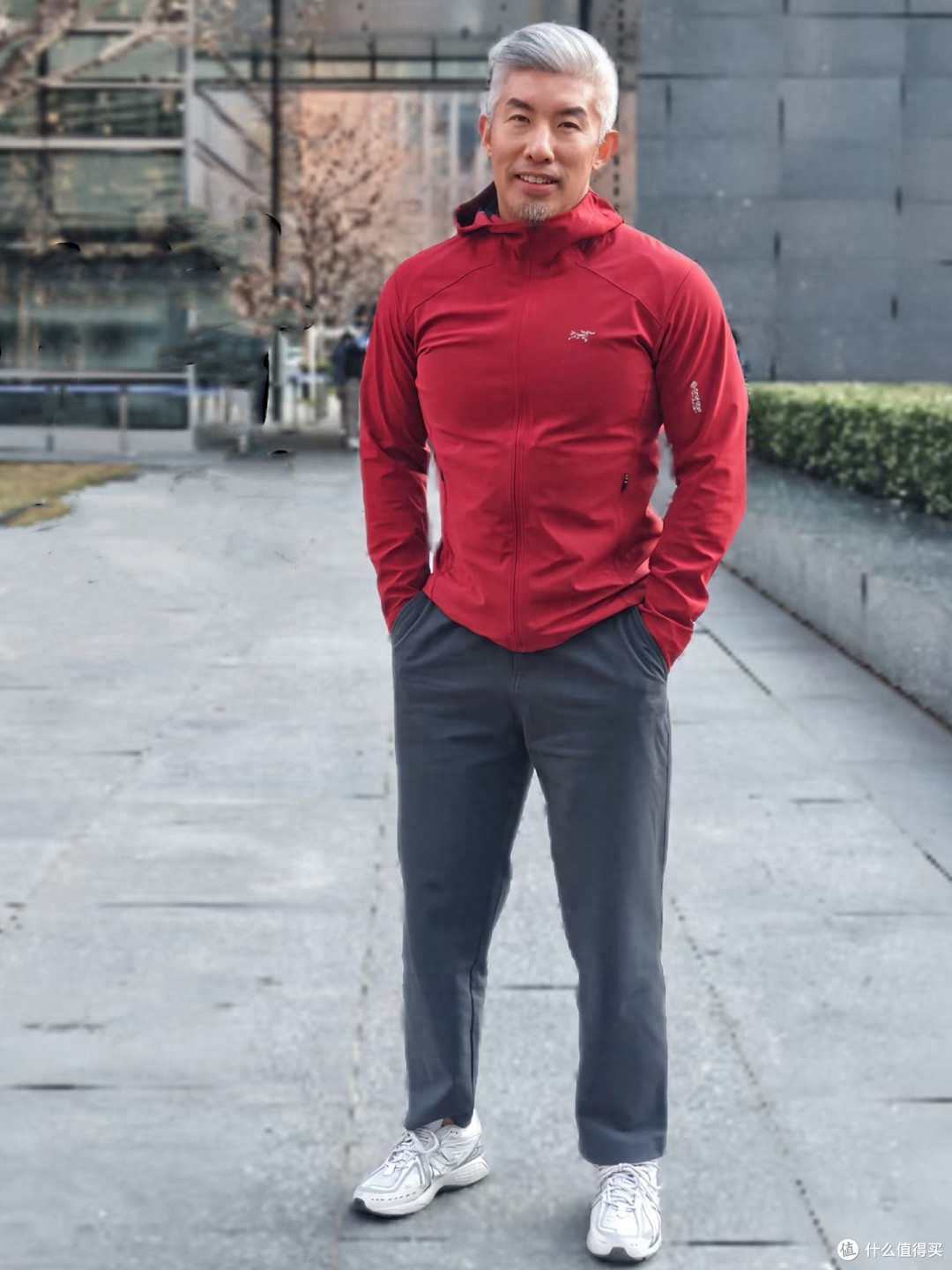 现在很多男人都在穿:始祖鸟+lululemon,舒适高级,演绎不同风格