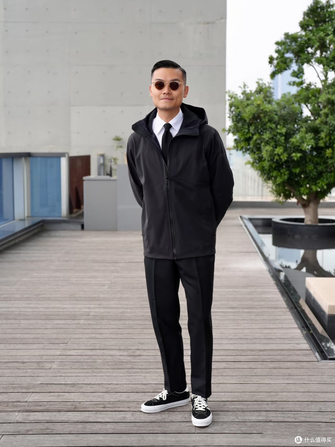 现在很多男人都在穿:始祖鸟+lululemon,舒适高级,演绎不同风格