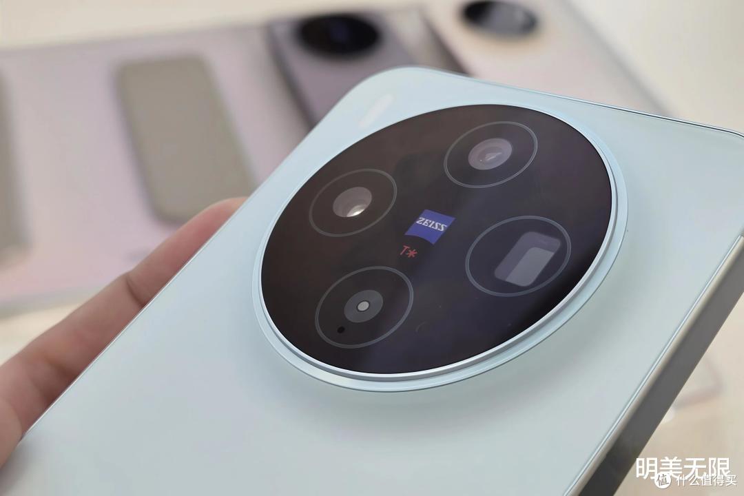 vivo X300 Ultra MWC炸场实录,"影像灭霸"正式宣告征服全球!