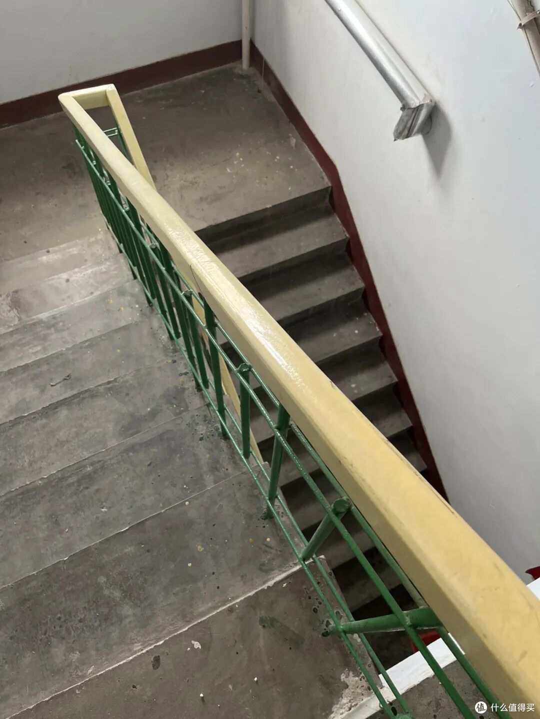 老小区加装电梯,1、2楼不同意可以这么装,装好后全体业主都服气