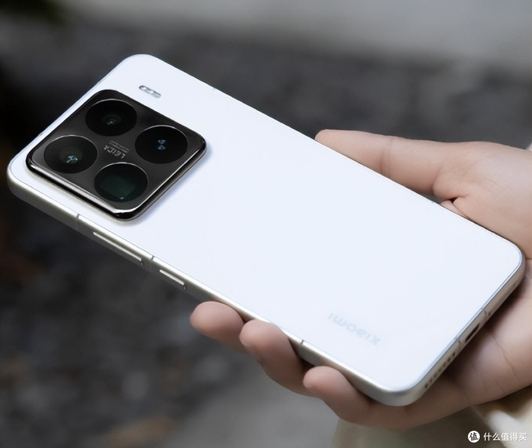 小米“无底线”清仓,16GB+512GB旗舰跌价2200元,新机都不香了?