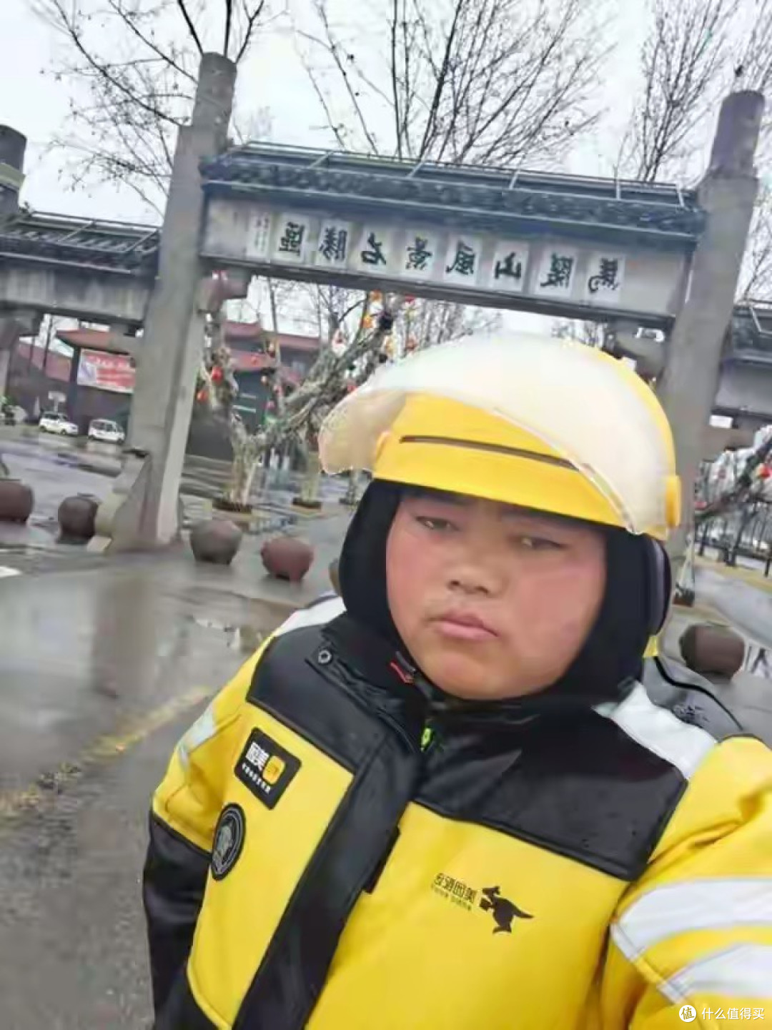 小镇唯一外卖员无抢单压力,月入过万,有时需要送到田间!