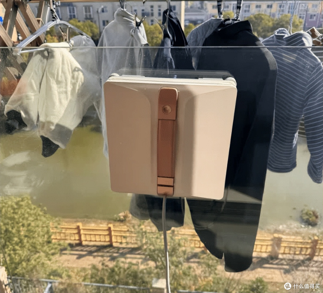 高层擦窗机哪个效果更好？内行人说实话！盯准这4点不花冤枉钱！