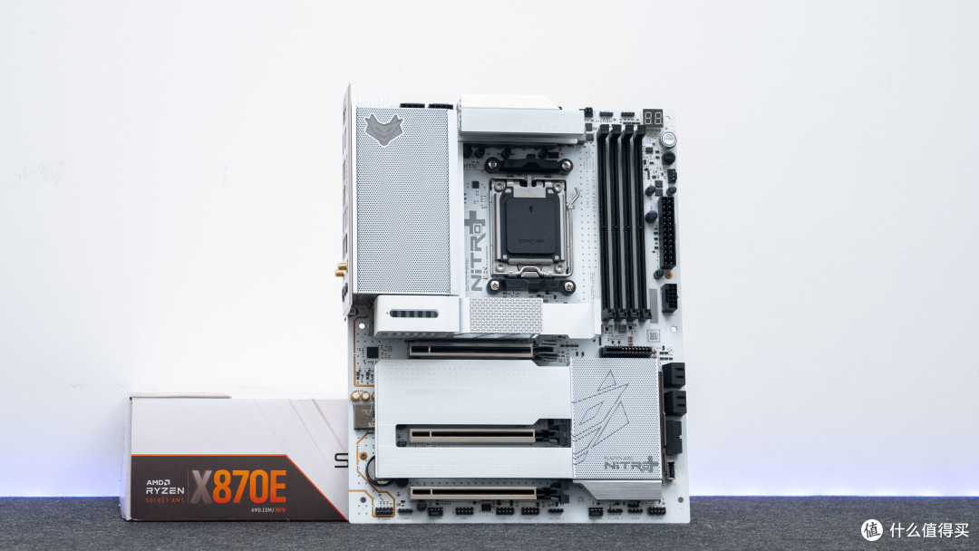 X870E纯白旗舰:蓝宝石氮动极光X870EA Phantomlink PE 主板评测