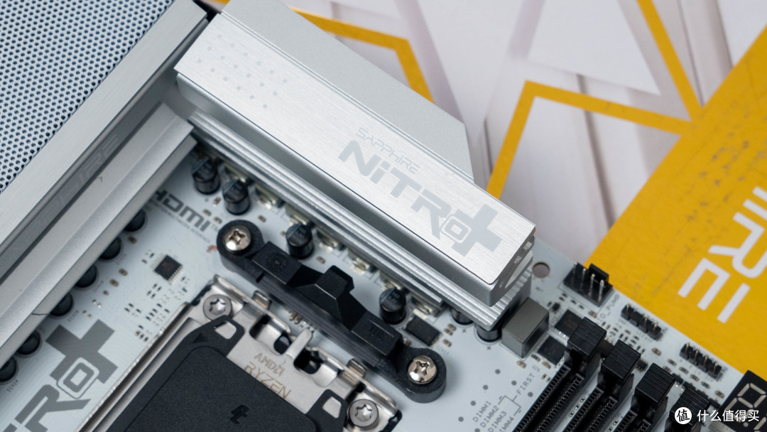 X870E纯白旗舰:蓝宝石氮动极光X870EA Phantomlink PE 主板评测