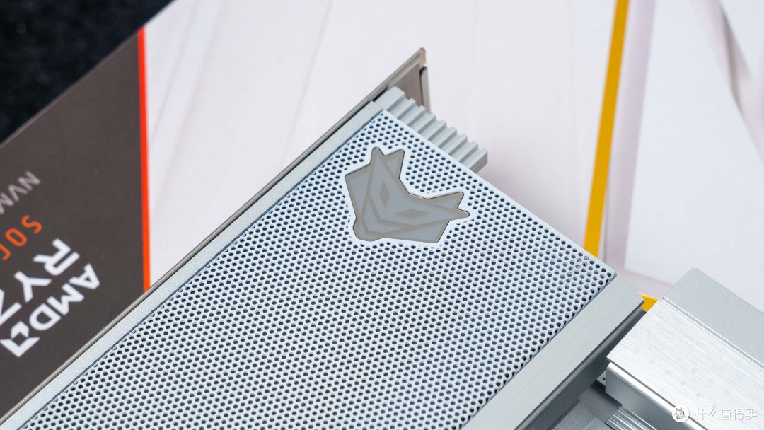 X870E纯白旗舰:蓝宝石氮动极光X870EA Phantomlink PE 主板评测