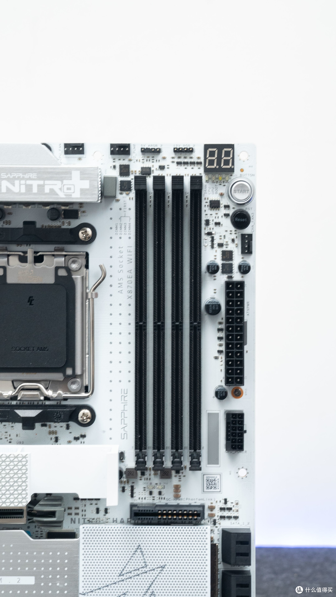 X870E纯白旗舰:蓝宝石氮动极光X870EA Phantomlink PE 主板评测