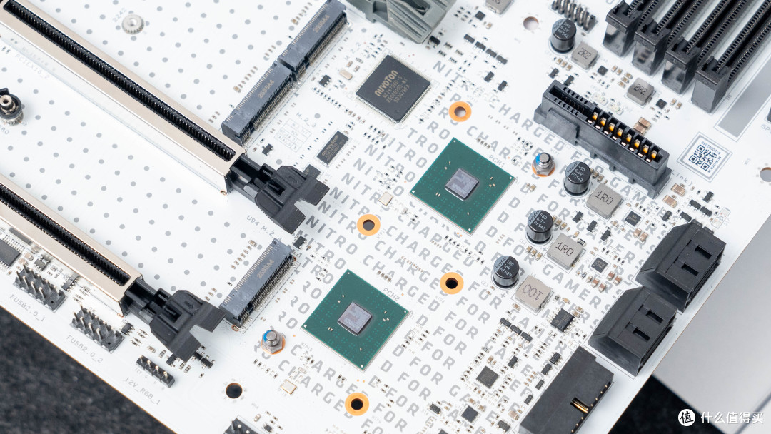X870E纯白旗舰:蓝宝石氮动极光X870EA Phantomlink PE 主板评测