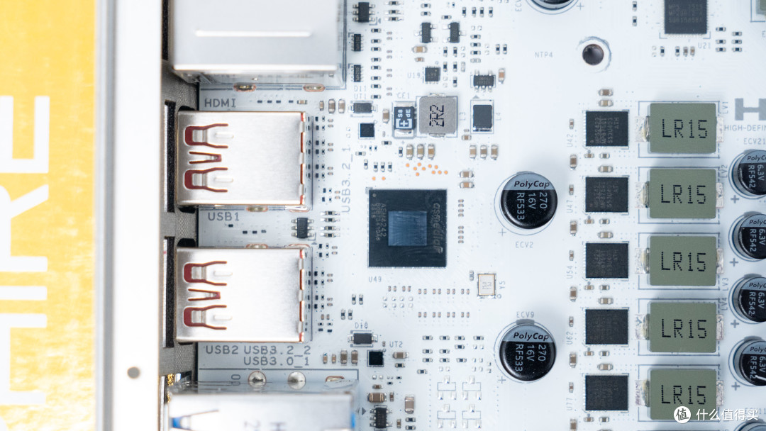 X870E纯白旗舰:蓝宝石氮动极光X870EA Phantomlink PE 主板评测