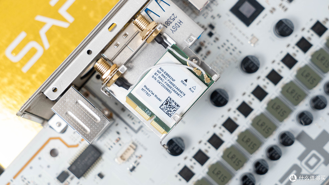 X870E纯白旗舰:蓝宝石氮动极光X870EA Phantomlink PE 主板评测