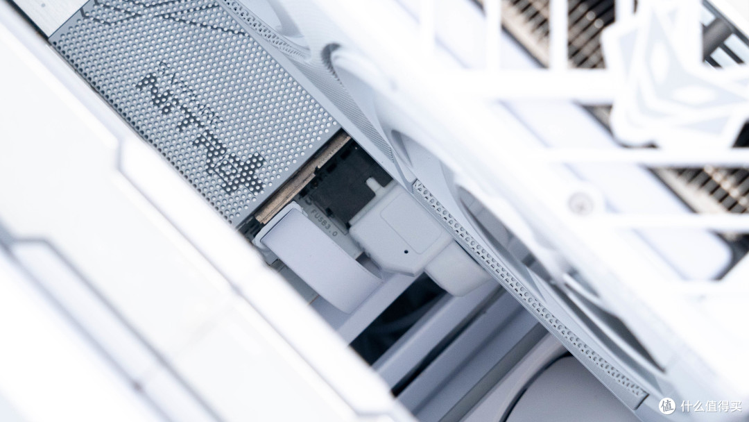 X870E纯白旗舰:蓝宝石氮动极光X870EA Phantomlink PE 主板评测