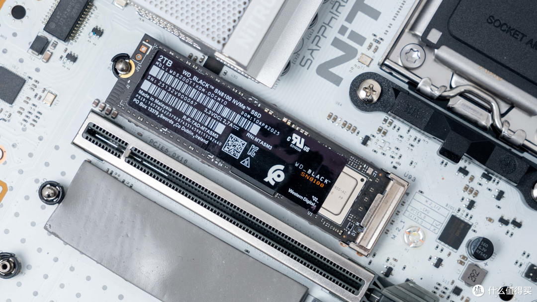 X870E纯白旗舰:蓝宝石氮动极光X870EA Phantomlink PE 主板评测