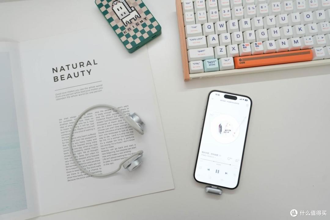 形态破圈，声音越级，弱水时砂 SpeakFeel 耳挂式智能音响来了