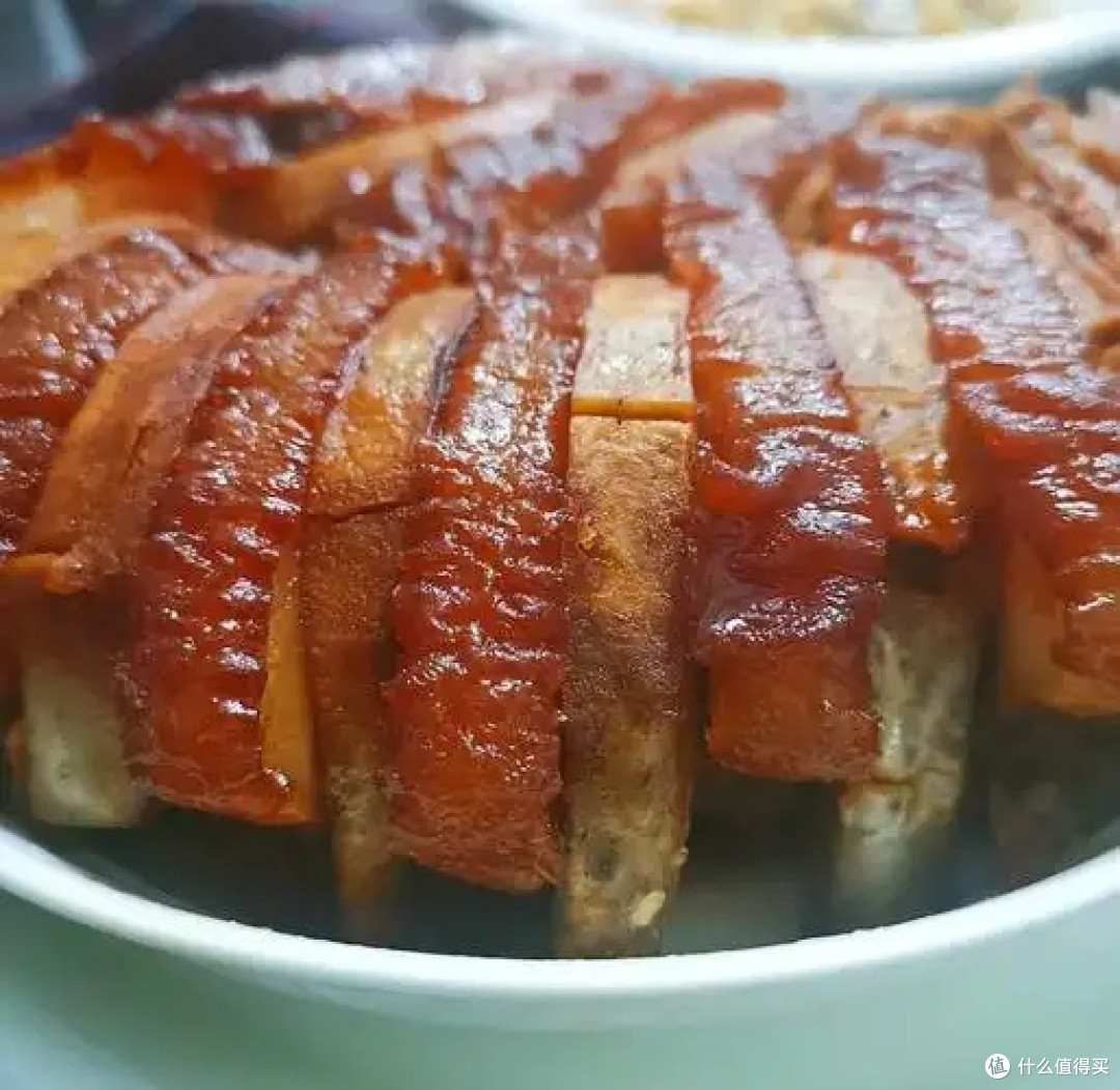 荔浦芋扣肉——一口软糯,那是家的“心头肉”