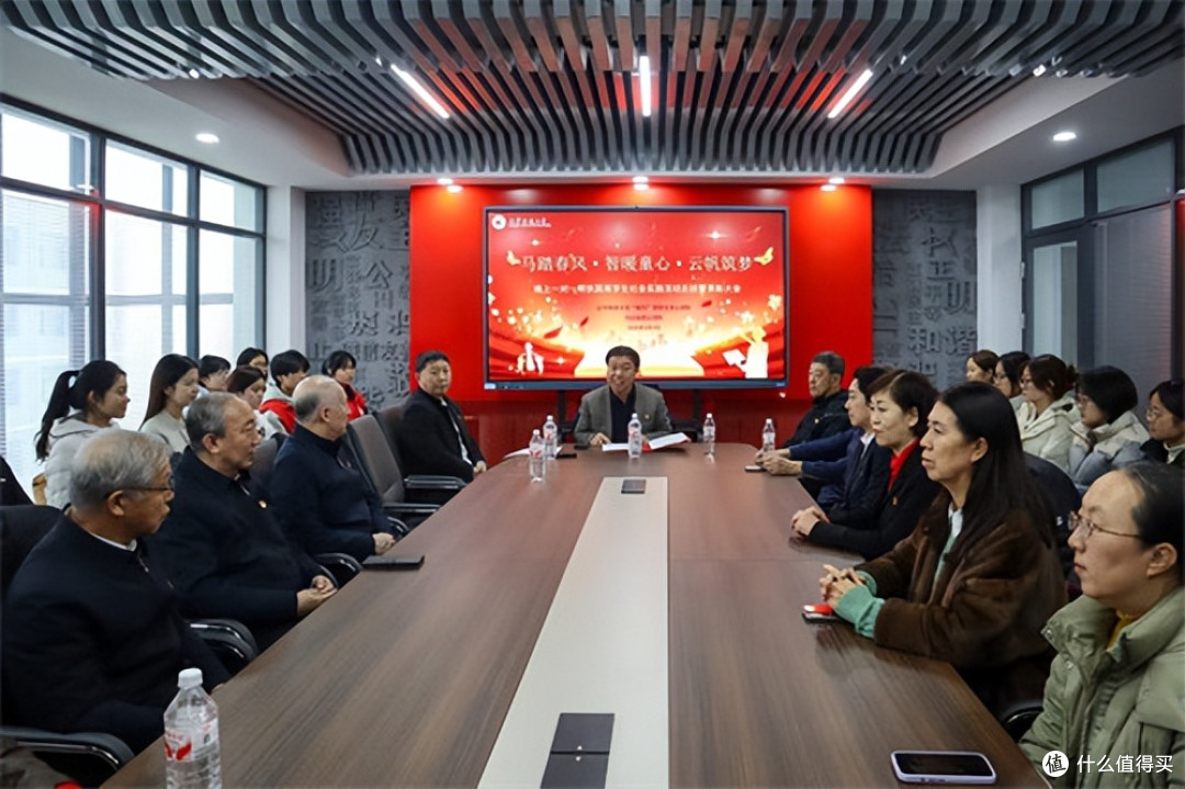 辽宁科技大学开展“榜样的力量”系列学雷锋主题活动