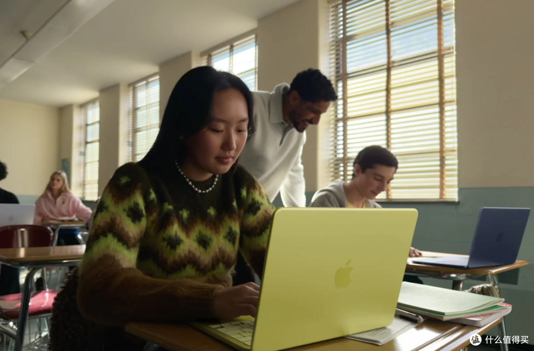 离谱!苹果2026年新MacBook Neo,砍配置砍到连显示器都比它强!