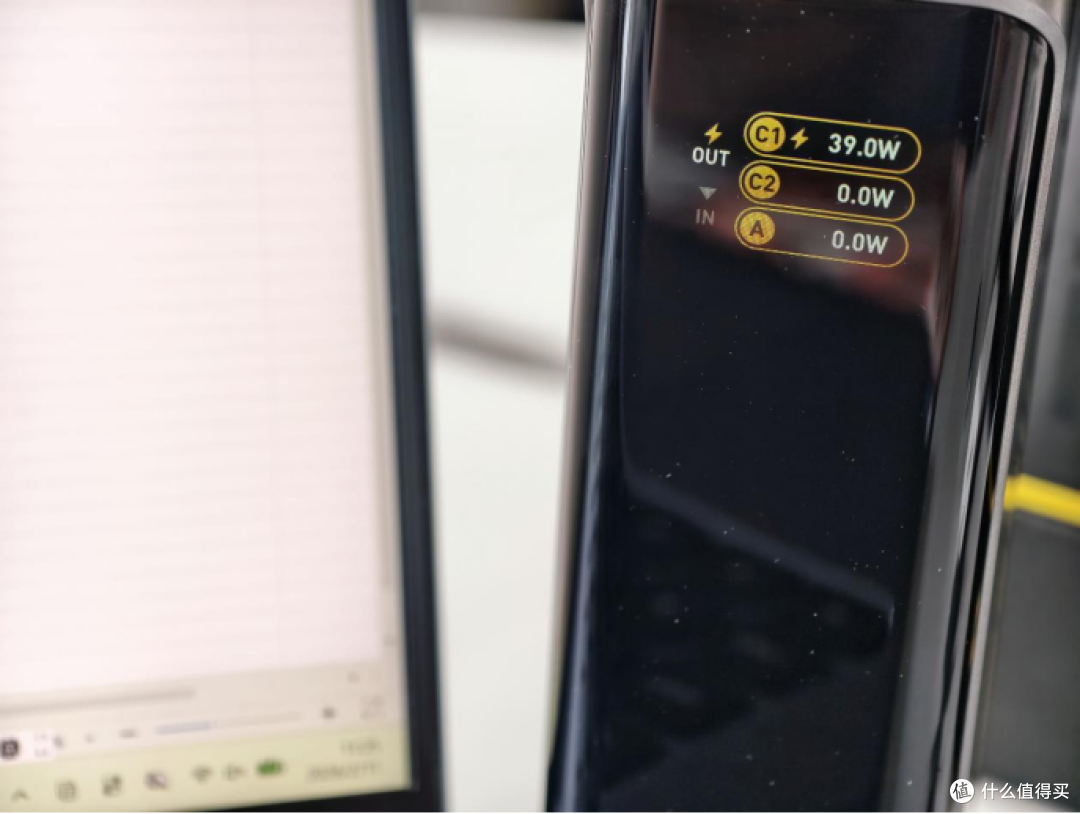 Aohi奥海新品充电宝310W星舰Pro移动电源开箱