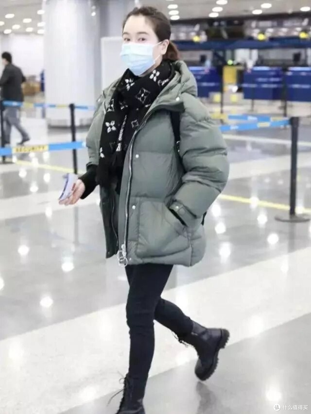 左小青带火的秋冬简约新穿法:羽绒服+阔腿裤,高级洋气又清爽!
