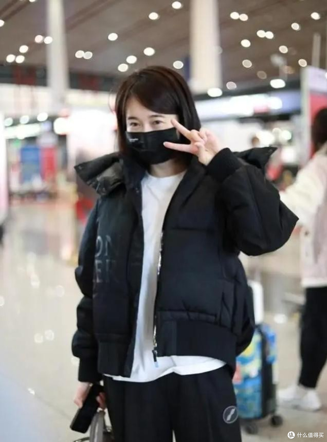 左小青带火的秋冬简约新穿法:羽绒服+阔腿裤,高级洋气又清爽!