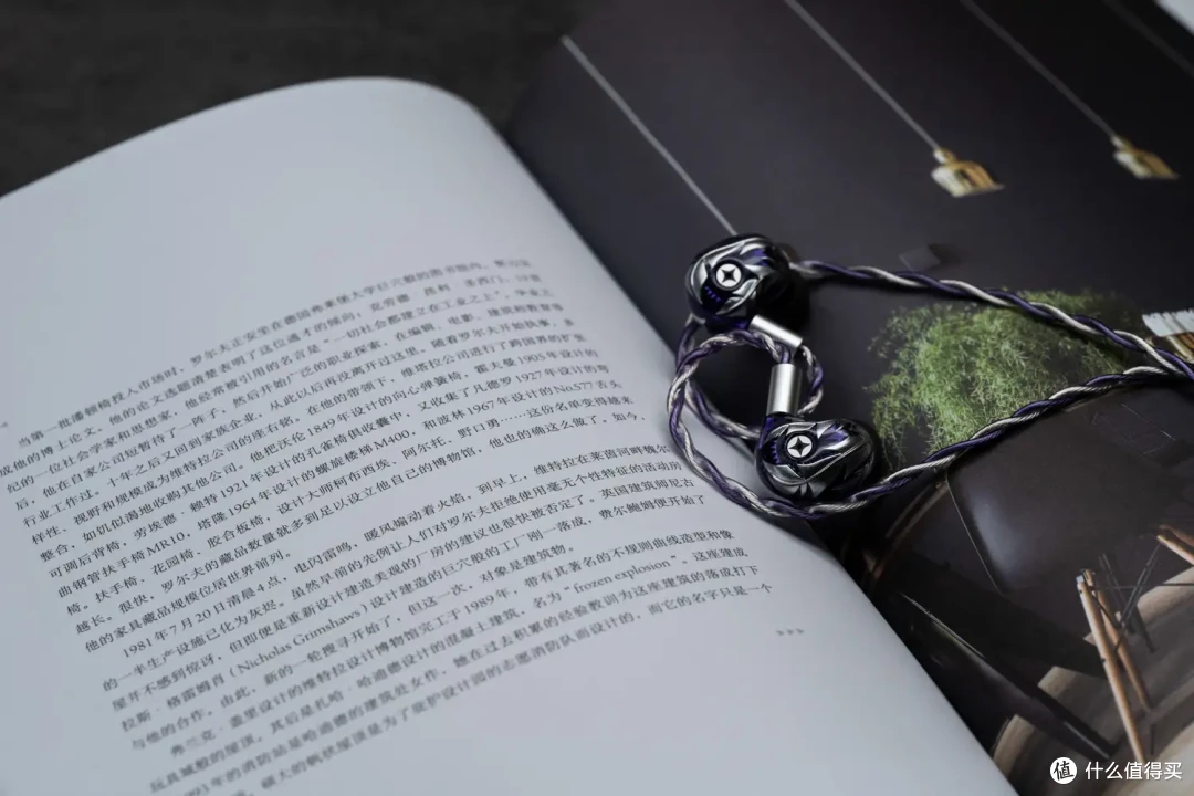 真的只能听二次元?聊ARTPICAL和戈聲联名限定耳机「彼岸银翼」