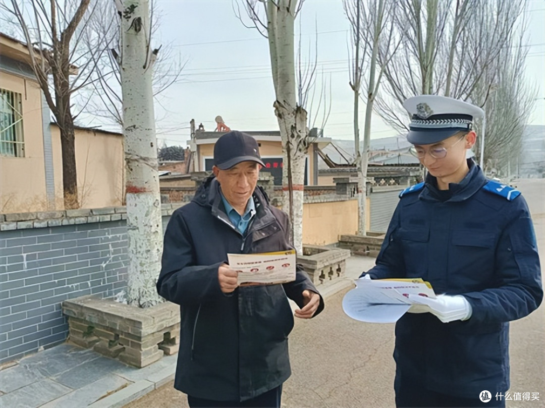 山西：雷锋精神 “警”记于心