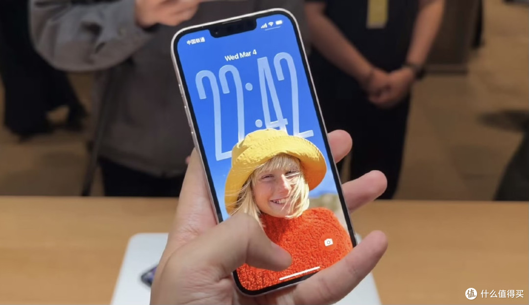iPhone 17e评测:最便宜的A19机型,但这两个缺点可能会劝退你