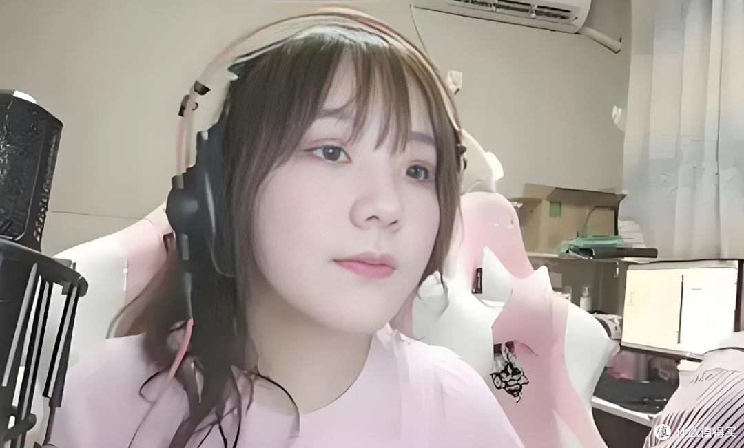一条小团团复播杀疯！开播5分钟贵宾破5万，礼物刷到直播间卡顿!