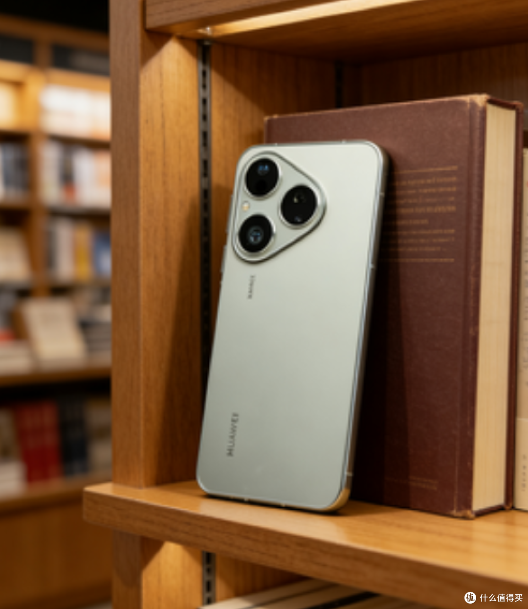 华为Pura 80开箱:12GB+256GB+红枫影像,这手机到底值不值得冲?