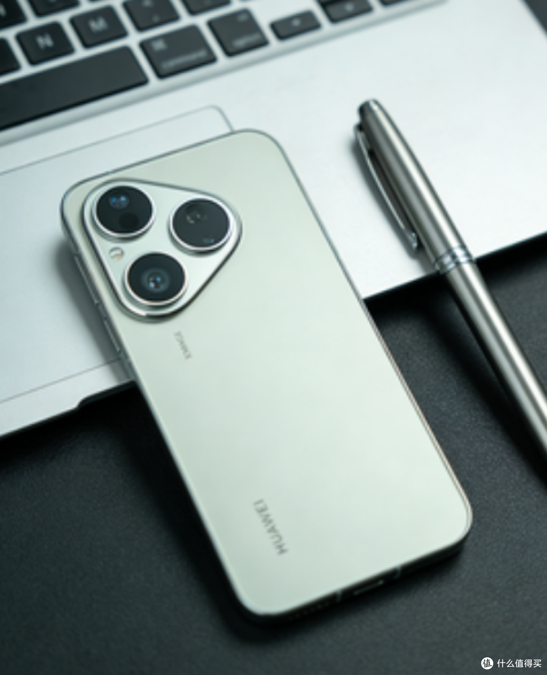 华为Pura 80开箱:12GB+256GB+红枫影像,这手机到底值不值得冲?