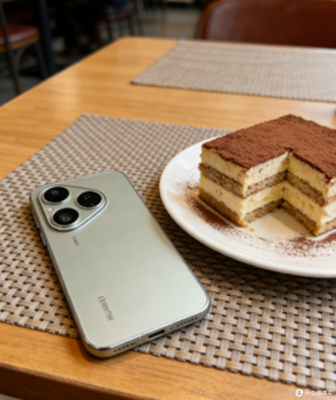 华为Pura 80开箱:12GB+256GB+红枫影像,这手机到底值不值得冲?