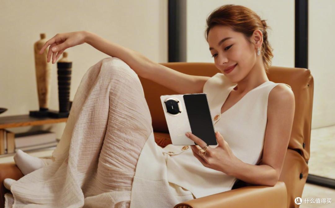 行业全面涨价,华为Mate X7成折叠屏“真香选择”