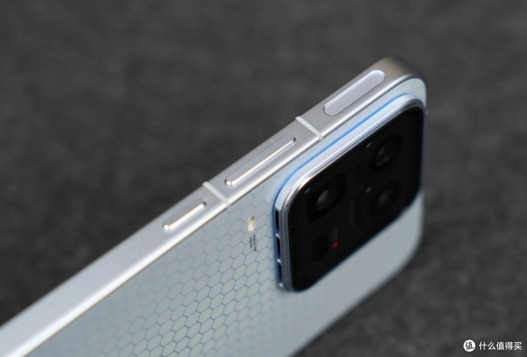 新机榜第一名:451万跑分+2K三星屏+7400mAh,16GB+512GB更亲民了