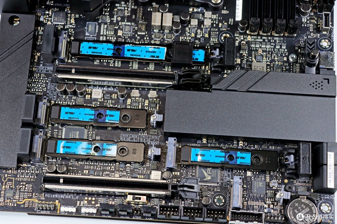 9850X3D + 华硕 X870E DARK HERO + 9070 XT 领先 285K 28% 哦