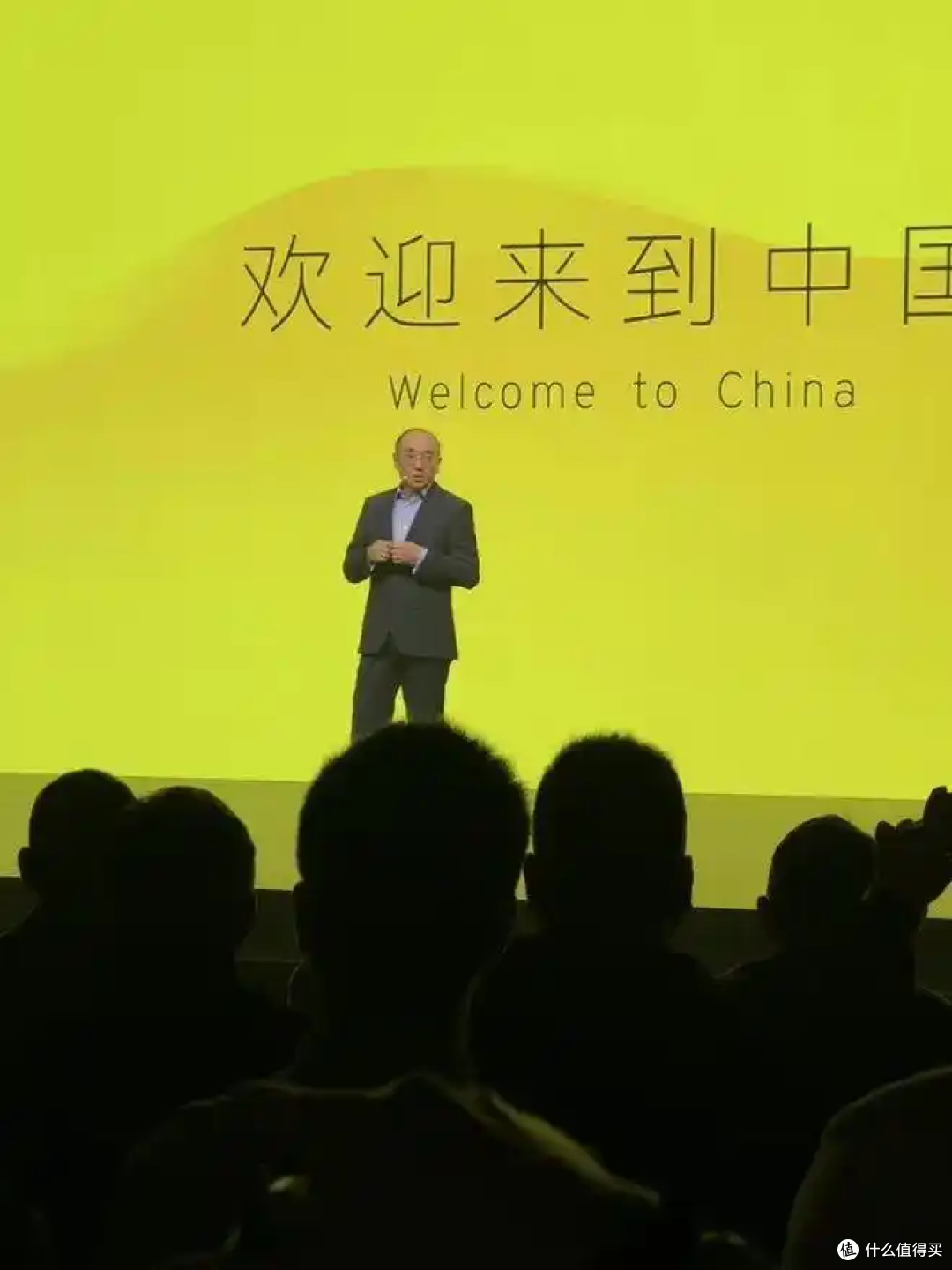 莲花CEO头戴摄像头开怼!车顶激光雷达=穿高定戴草帽,太丑了!