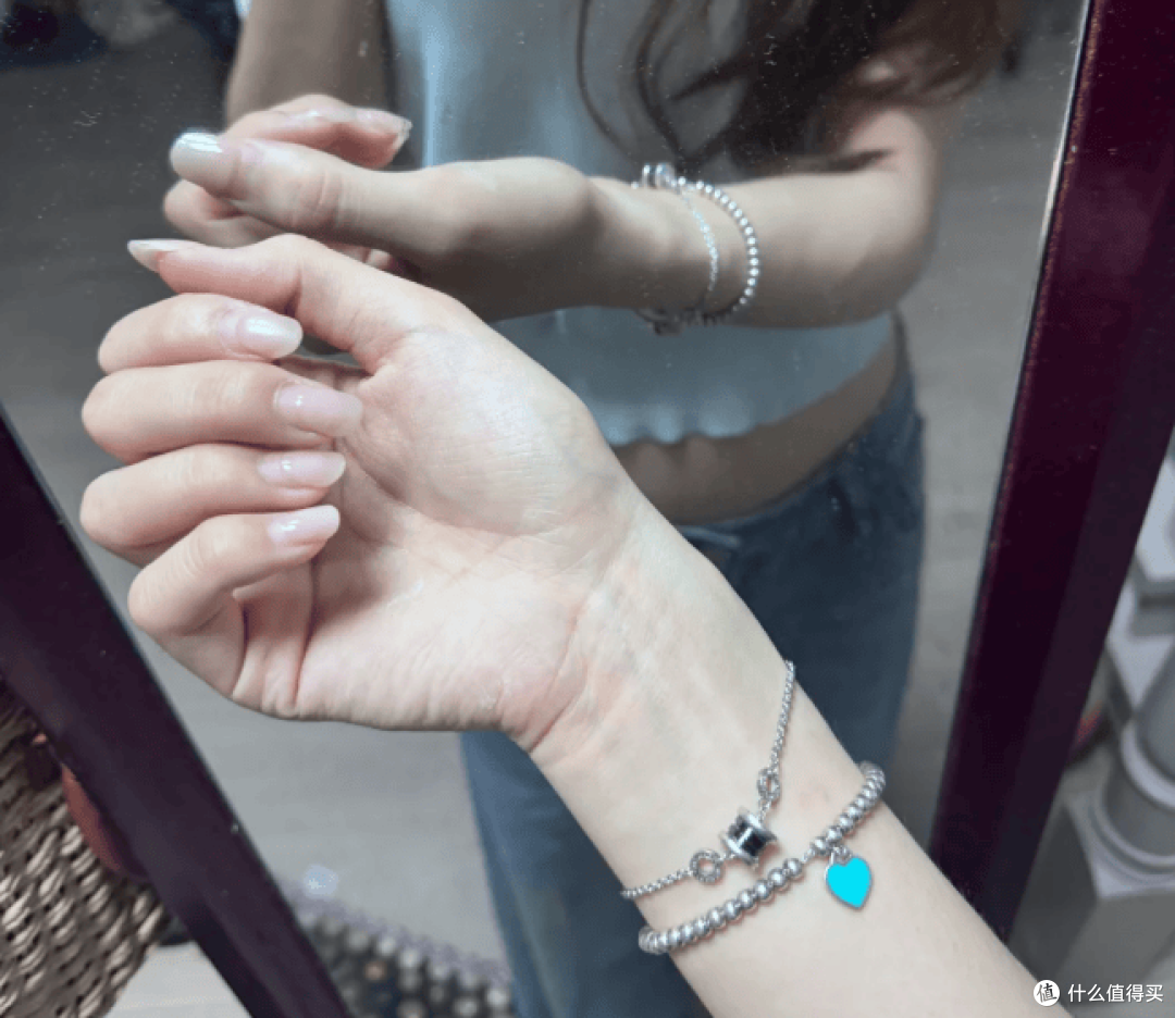 三八妇女节送什么礼物最实用？2026年十大女生喜欢的礼物排行榜