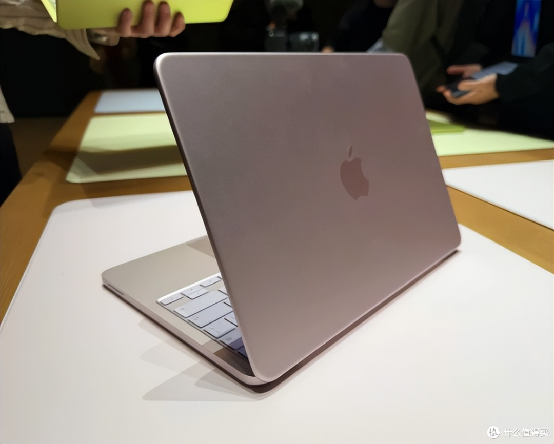 MacBook Neo评测：价格比iPhone17都低，这么便宜值得买吗？